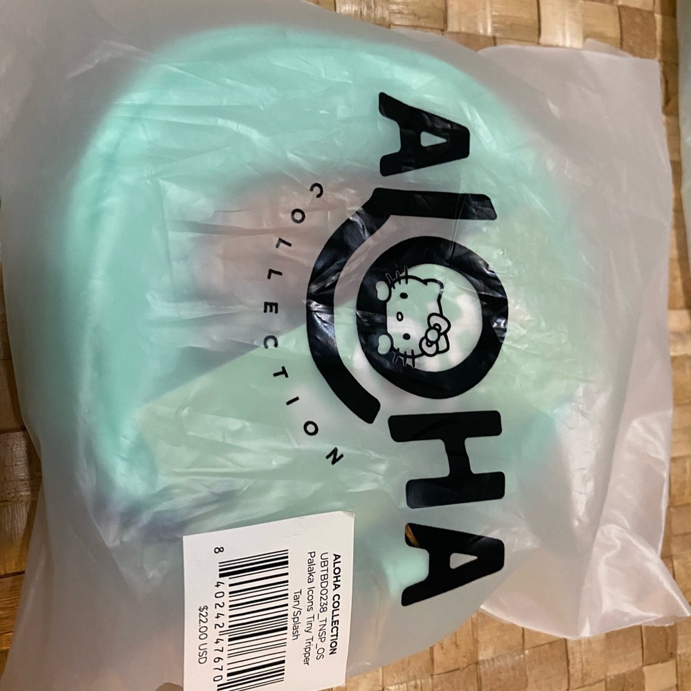 ALOHA Collection x DFS x Hello Kitty COMPLETE Tan Kitty Hibiscus Splash - Picture 13 of 16